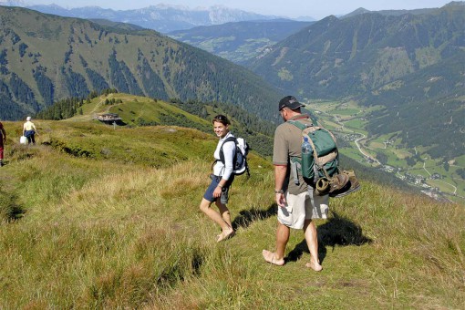 Bergbahnen - Riesneralm - Sommer - Gipfelbarfussweg